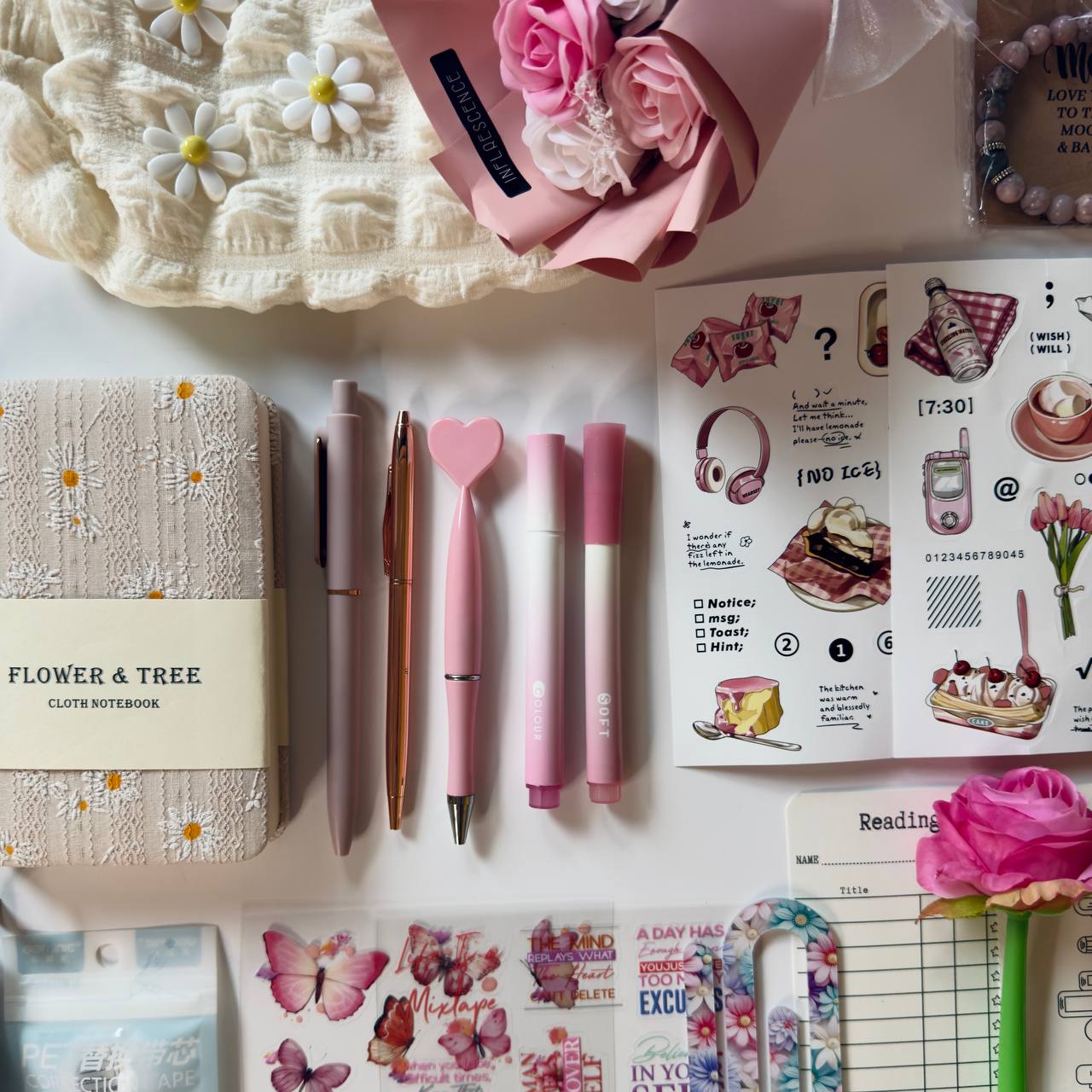 Floral Gift Box 🌸  – Cozy Aesthetic Bundle