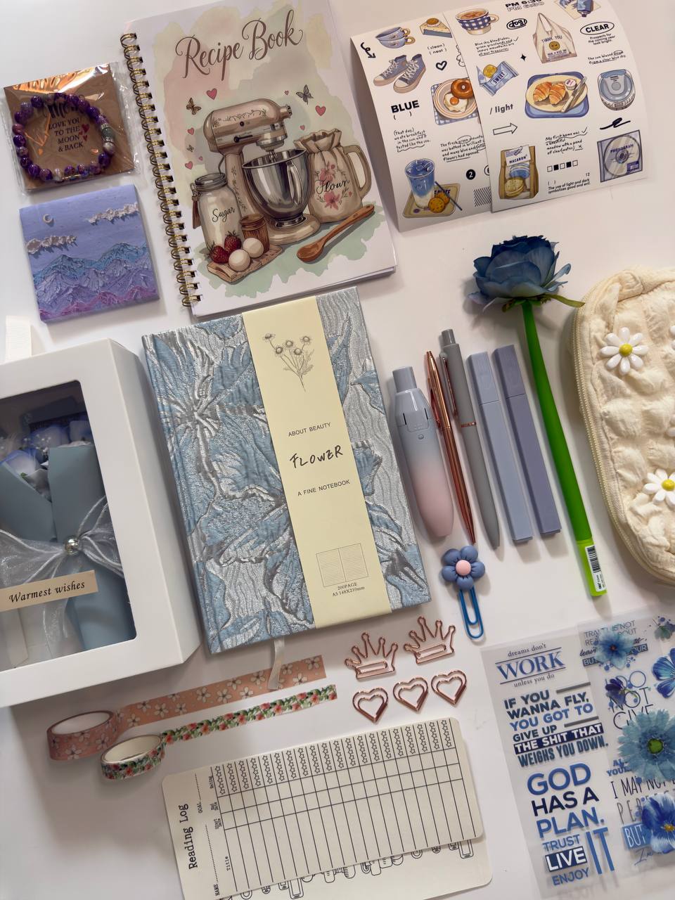Floral Gift Box 🌸  – Cozy Aesthetic Bundle